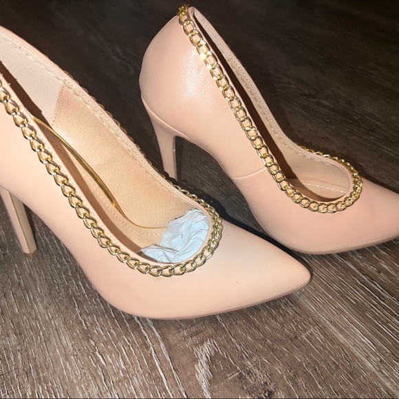 Tan classic/beautiful pumps - Picture 6 of 7